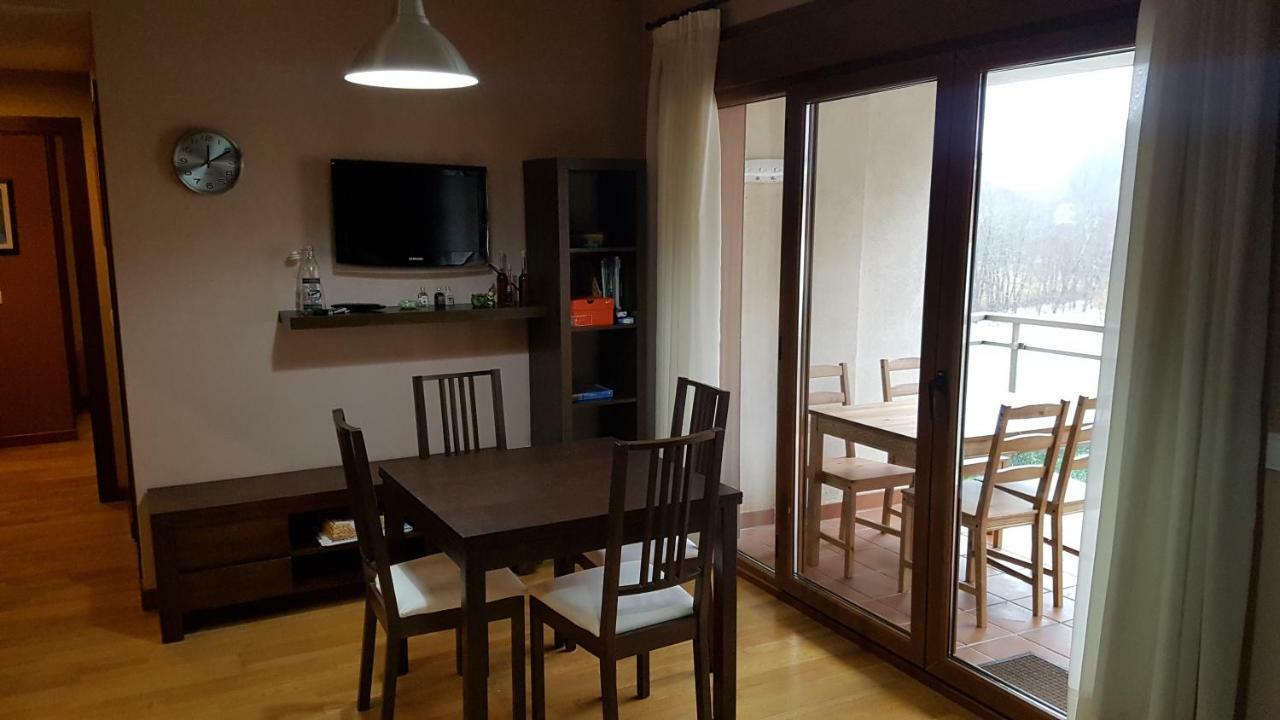 El Balcon Del Sella Apartment Onís Екстериор снимка